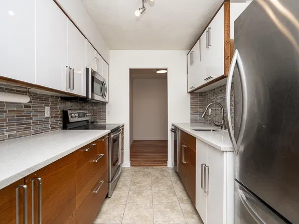 2060 Bellwood Ave #701, Burnaby, BC V5B 4V2
