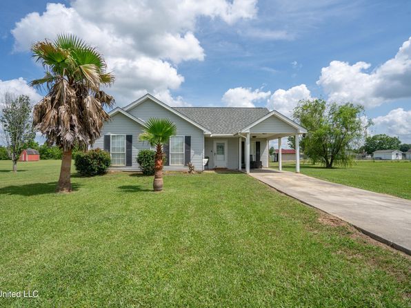 16 Hawthorne Rd, Picayune, MS 39466