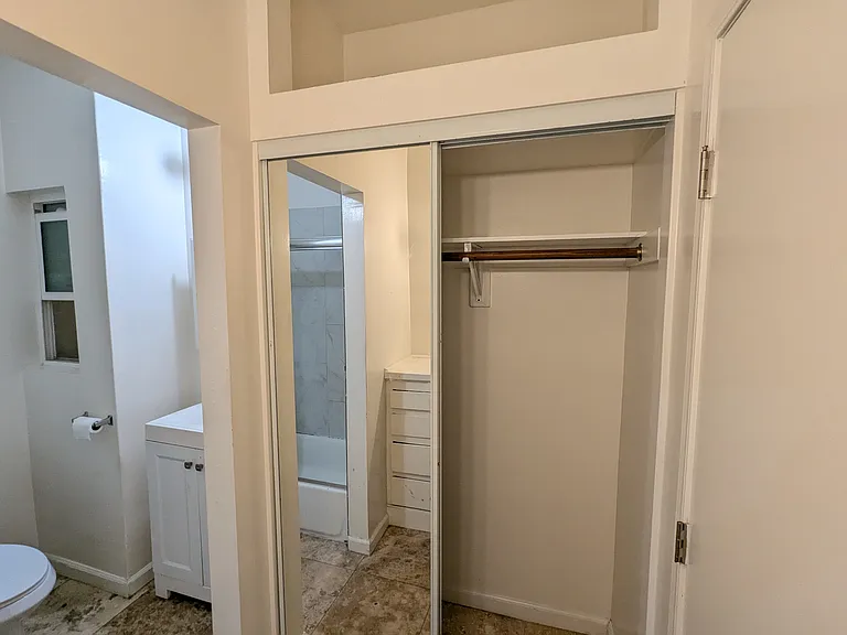 5337 Monroe St #4 — Photo 9