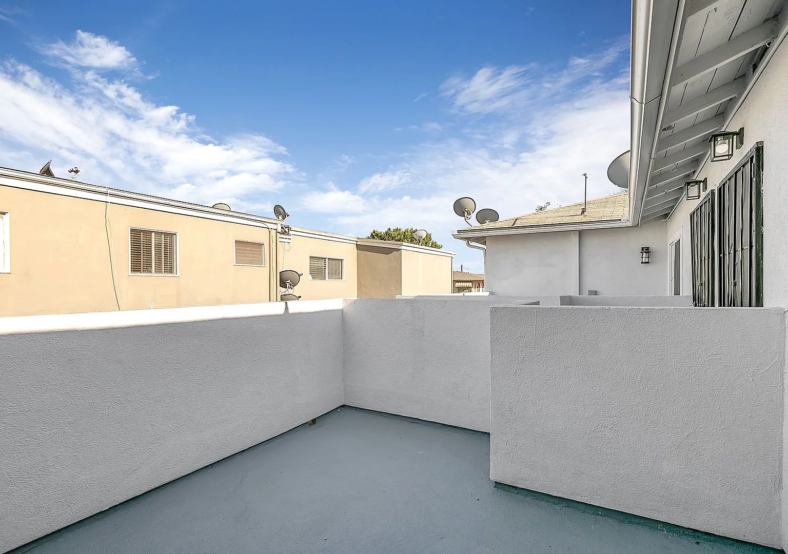 10107 England Ave — Photo 2