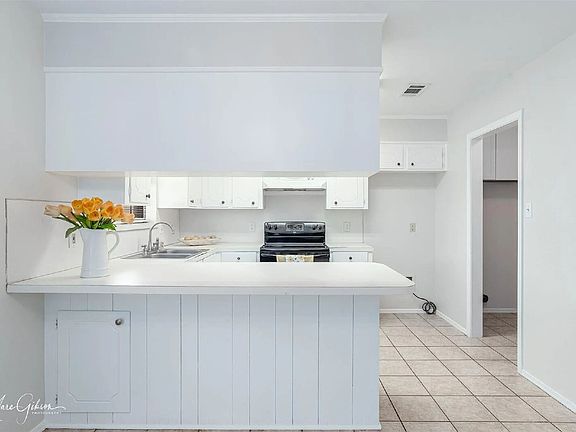 2nd image of 2211 General York Cir