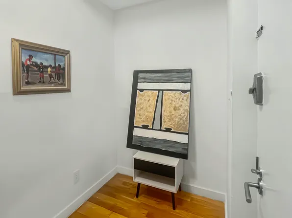 800 Dekalb Avenue image 1 of 12