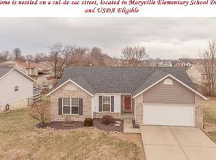 909 Woodland Dr, Maryville, IL 62062