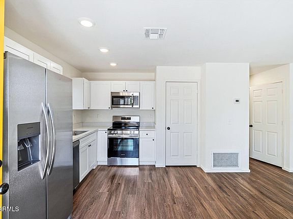 2nd image of 1106 E PAPAGO Street