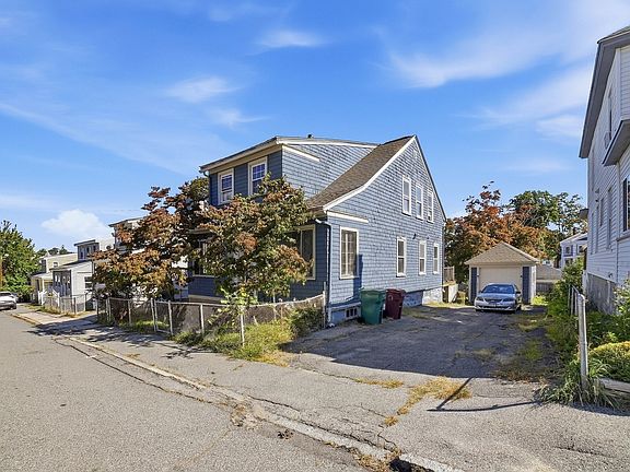 2nd image of 36 Putnam Ave