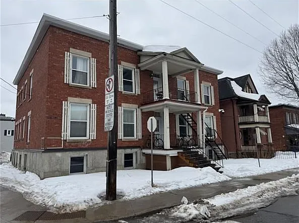 135 Concord St S #3 — Photo 2