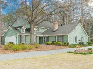 122 Great Oaks Ln, Roswell, GA 30075