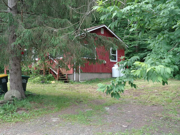 238 Pratt Rd — Photo 2