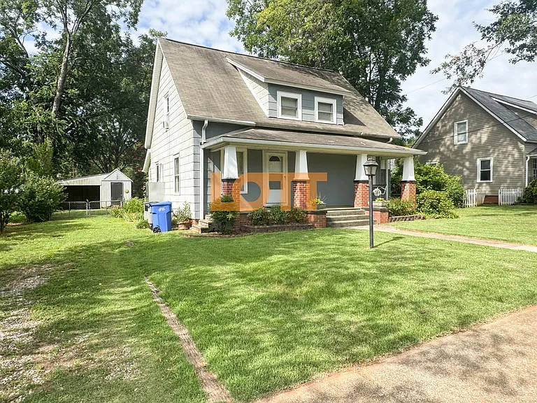 105 Arrington Ave — Photo 2