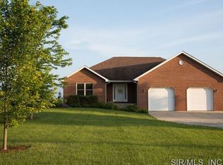 12852 Daiber Rd, Highland, IL 62249