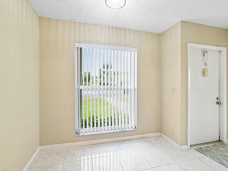 1641 NW 19th Ter #46-A — Photo 2