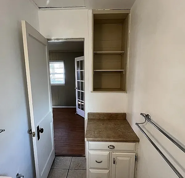 400 E 24th St #4 — Photo 9