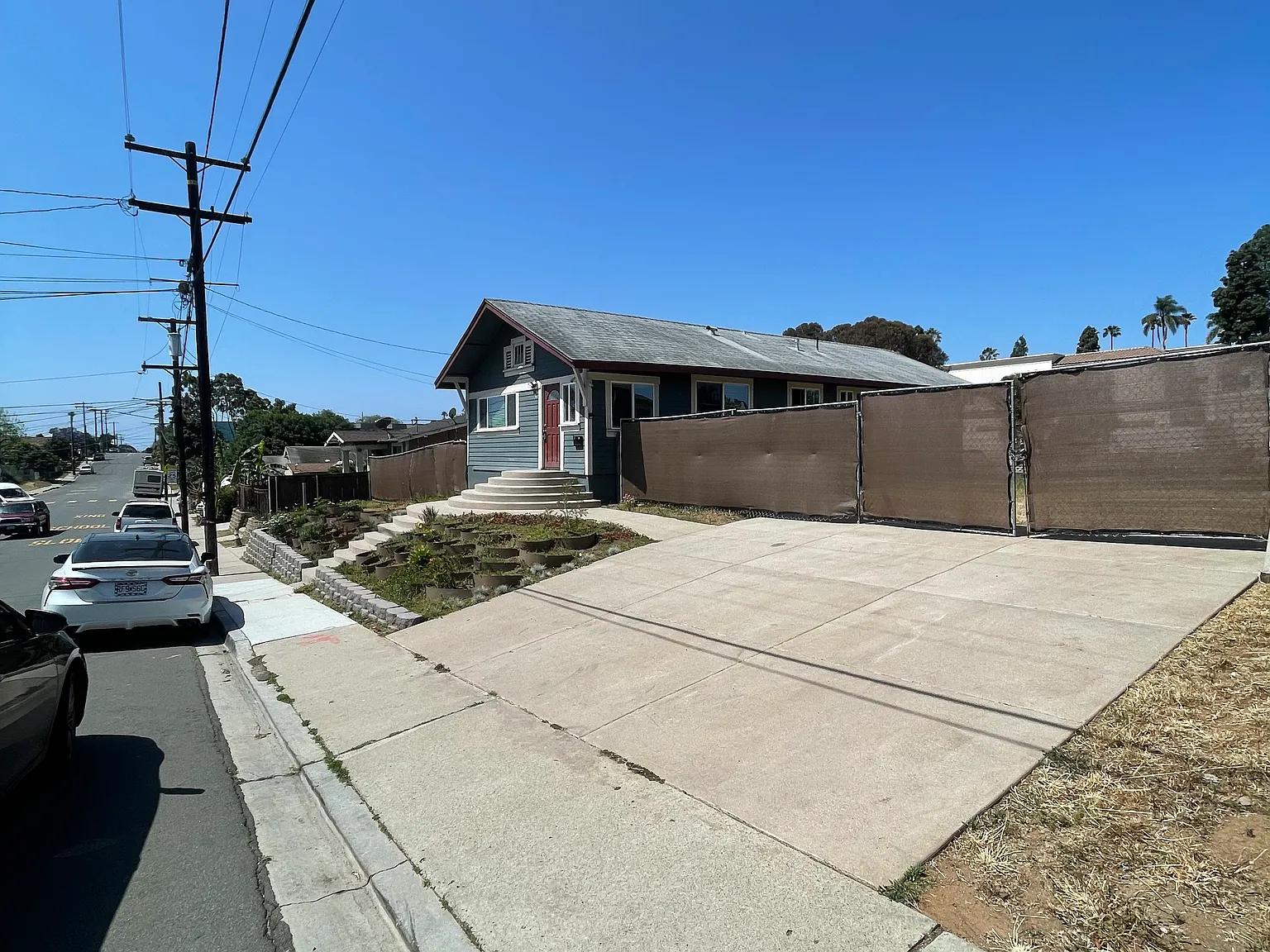 3 bed, 1237 sqft, $2,600 — Photo 2
