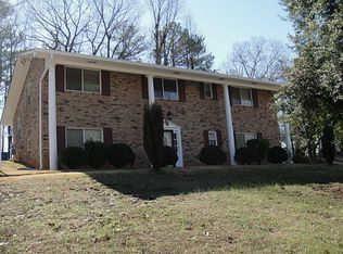 2868 Blossom Ln, East Pt, GA 30344
