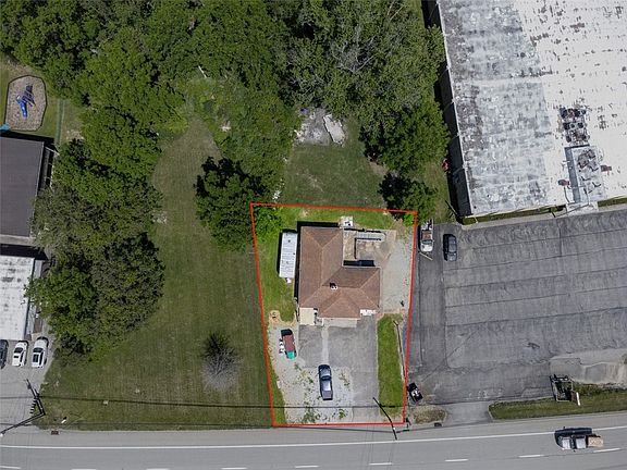5th image of 1065 University Dr