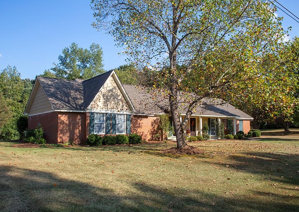 1st image of 206 Woodlawn Dr
