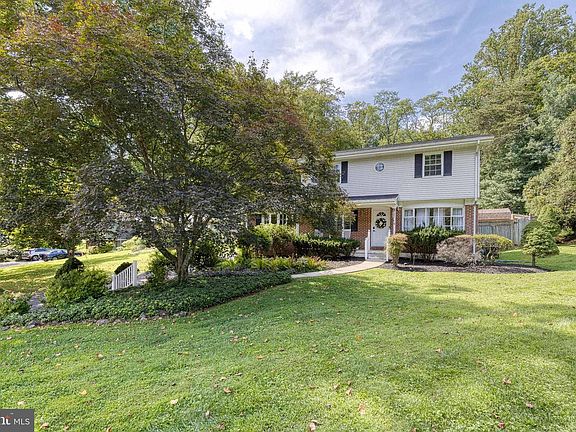 2nd image of 114 Hillside Rd