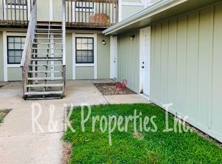 1901 SW 8th St #1901D, Blue Springs, MO 64015