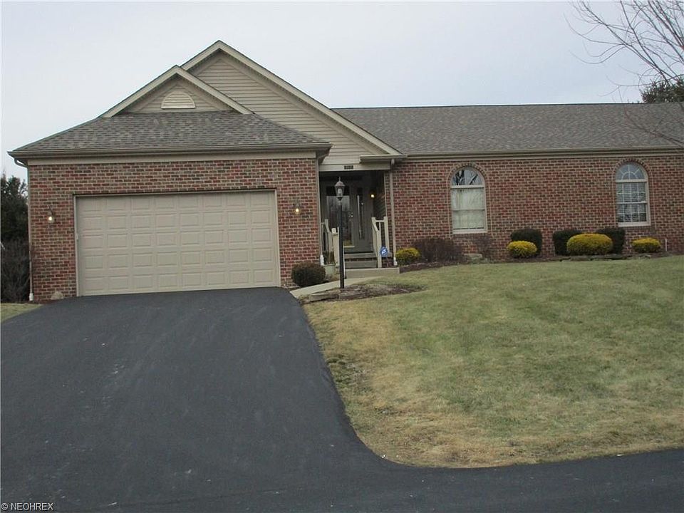 1st image of 70 Montgomery Ln Unit 2