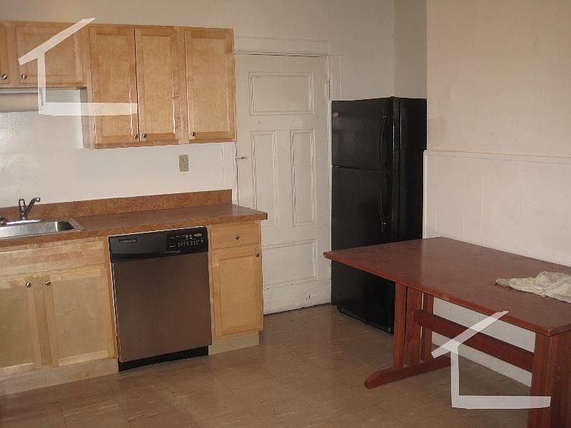 2nd image of 30 Ashford St #Lm1