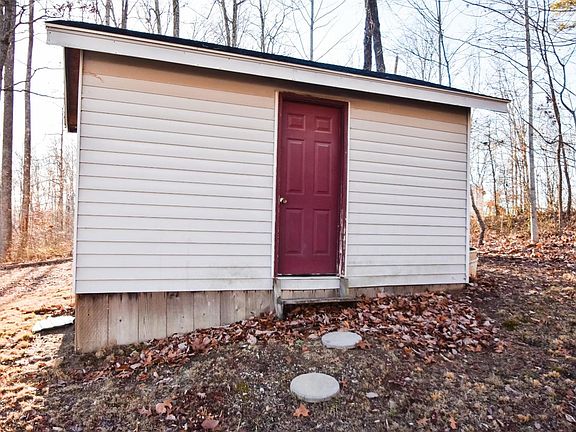 3rd image of 202 Oakland Dr