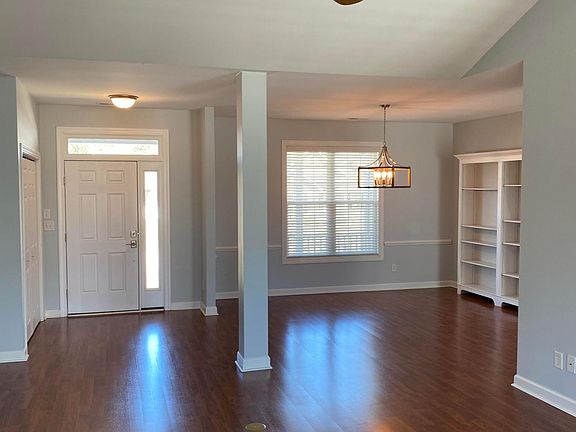3rd image of 3513 White Dr