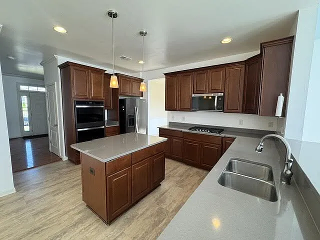 136 Alliance Ct — Photo 13