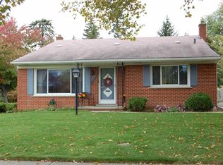 4032 Auburn Dr, Royal Oak, MI