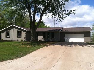 10121 Northmore Dr, Sidney, OH 45365