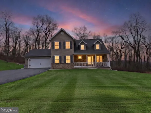 402 Mountainside Rd, Temple, PA 19560