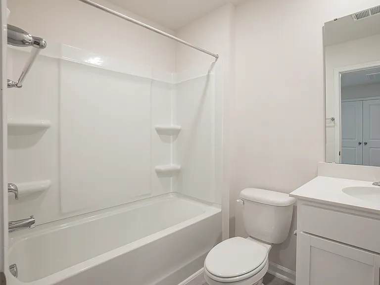 246 Wall St — Photo 13