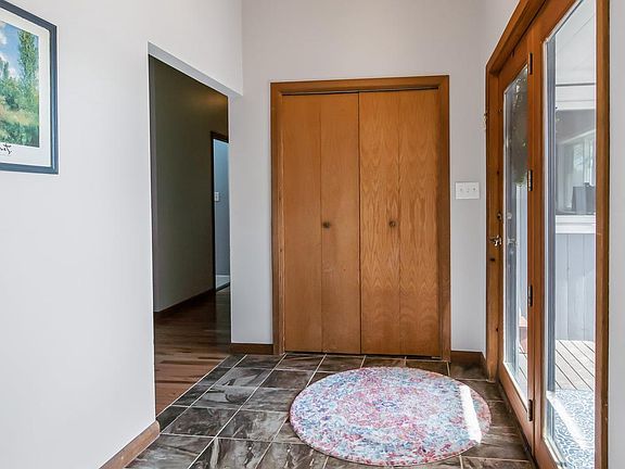 5th image of 195 Carol Dr