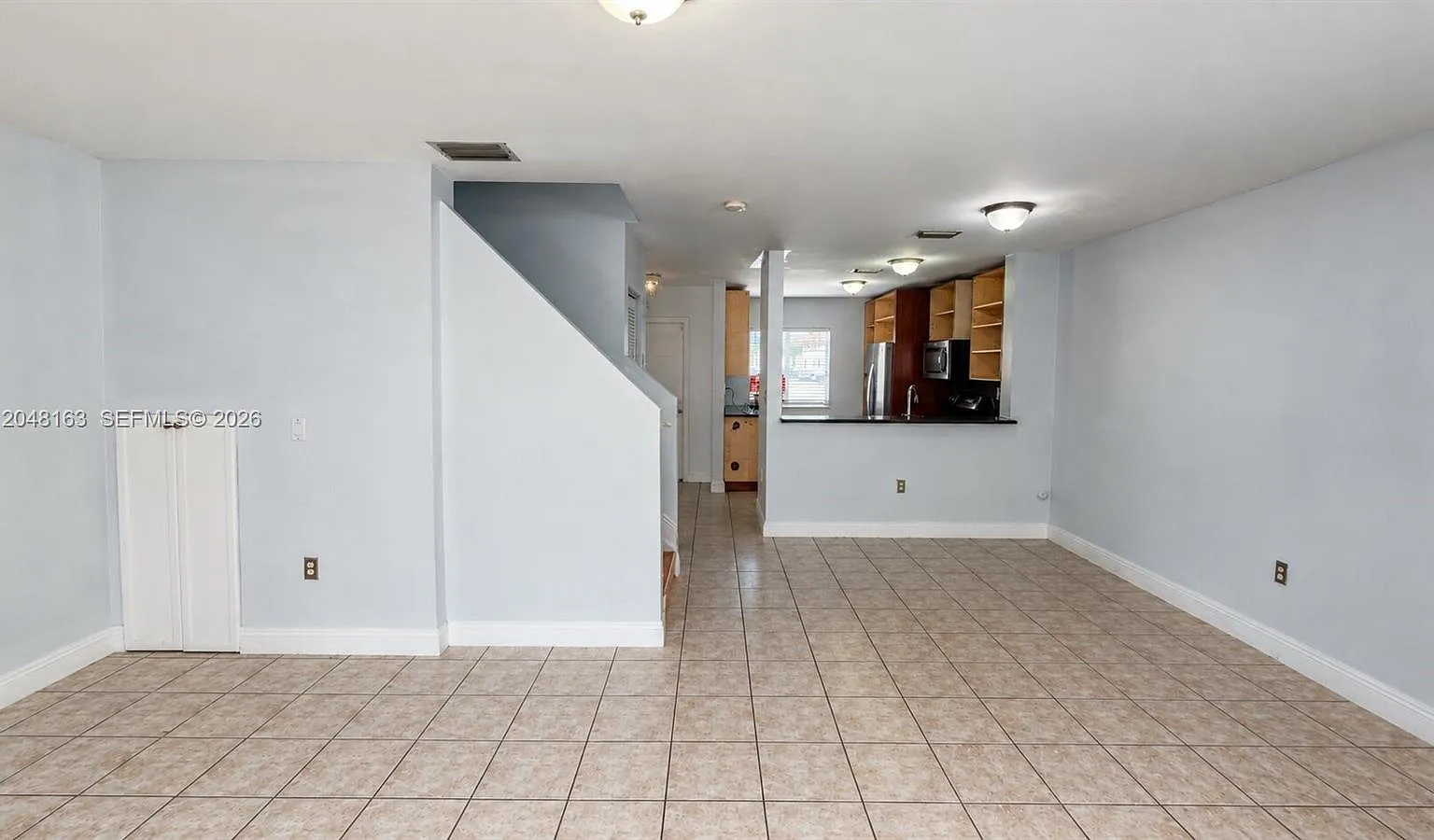 3 bed, 2.5 bath, 1319 sqft, $2,700 — Photo 4