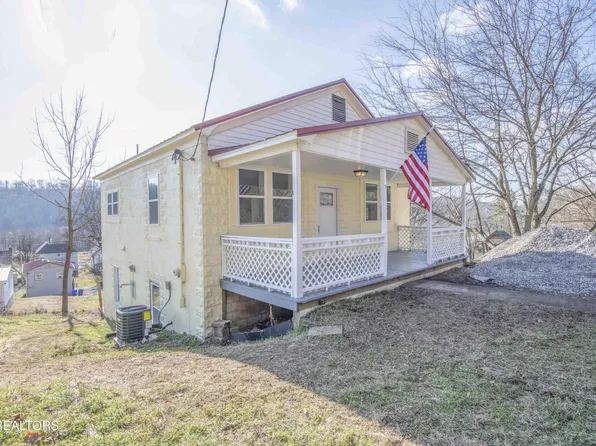 506 Sewanee St, Harriman, TN 37748