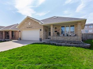 100 Josselyn Dr, London, ON N6E 3V6