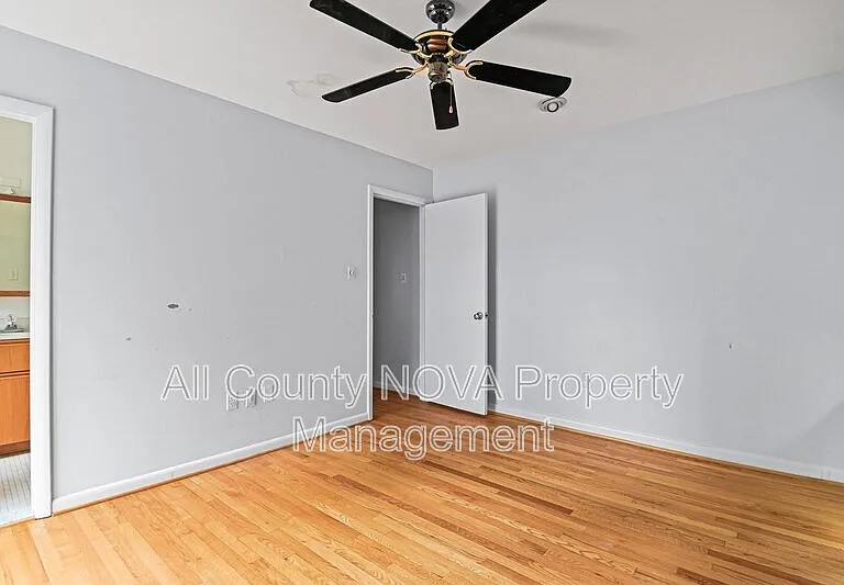 8108 Timber Valley Ct — Photo 36