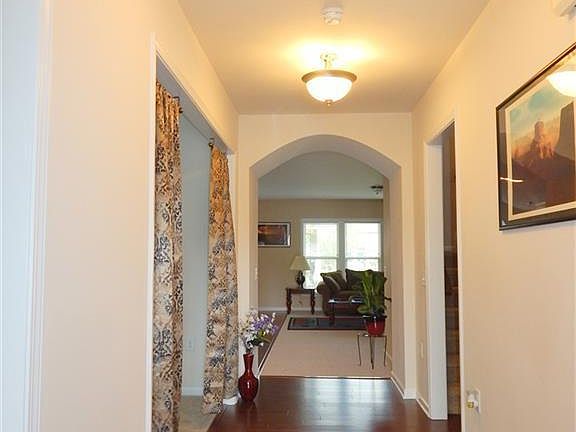 3rd image of 107 Virginia Crest Way