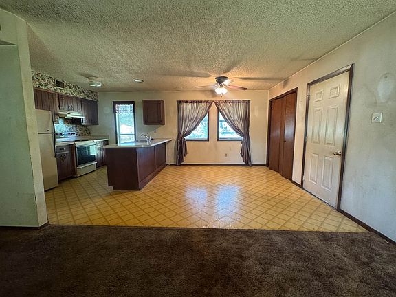 4th image of 153 Sara Cir