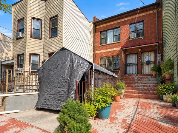 121 Montauk Avenue image 1 of 27