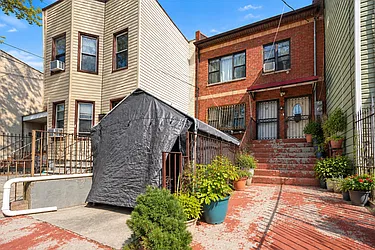 121 Montauk Avenue