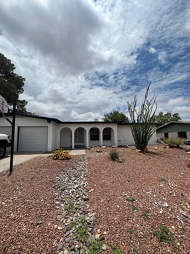 6632 Southwind Dr Photo 1