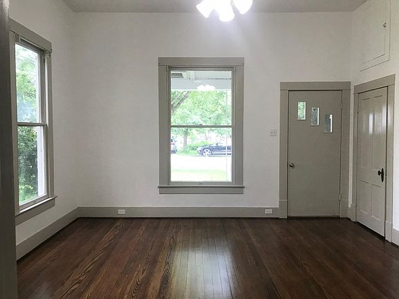 2nd image of 604 Mills St