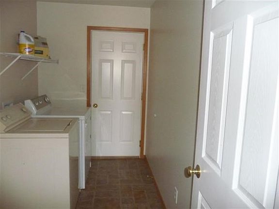3rd image of 3210 Thistle Creek Ln