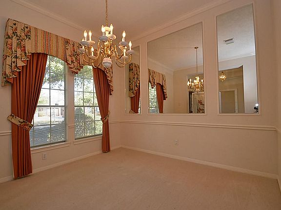 5th image of 12711 Wilbury Park
