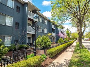 662 Purdy St APT 217, Birmingham, MI 48009