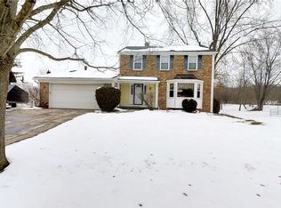 1282 Surrey Run, East Aurora, NY 14052