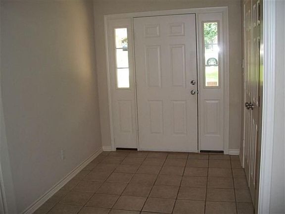 2nd image of 19048 Pinedale Cir