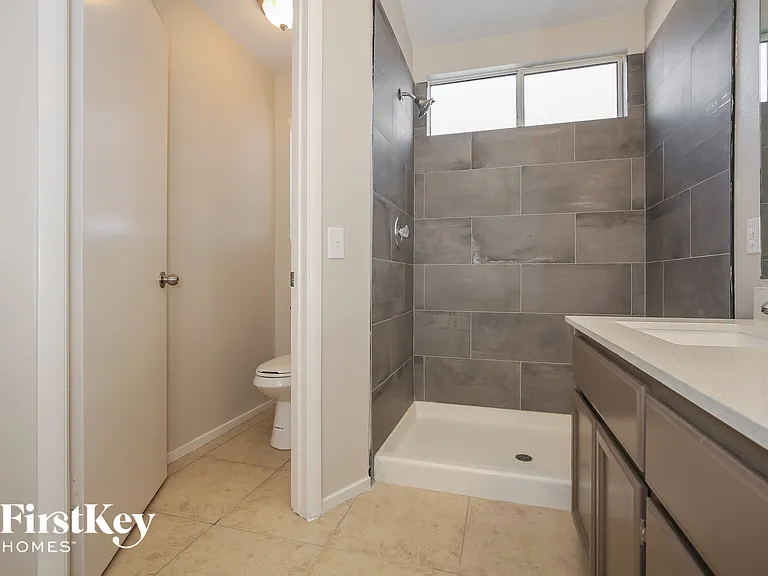 4912 Breezy Day Dr — Photo 10