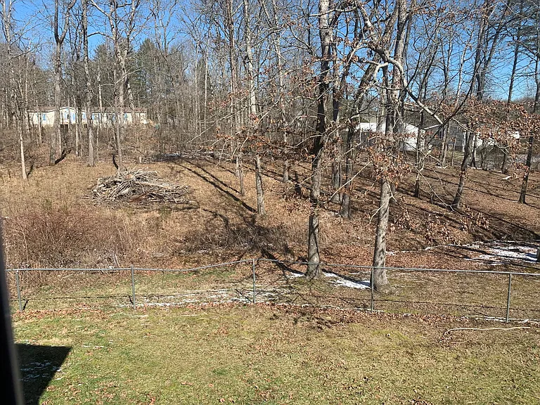 Partial gated yard