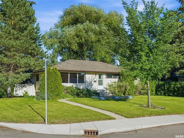 2301 Cairns AVENUE, Saskatoon, SK S7J 1T9